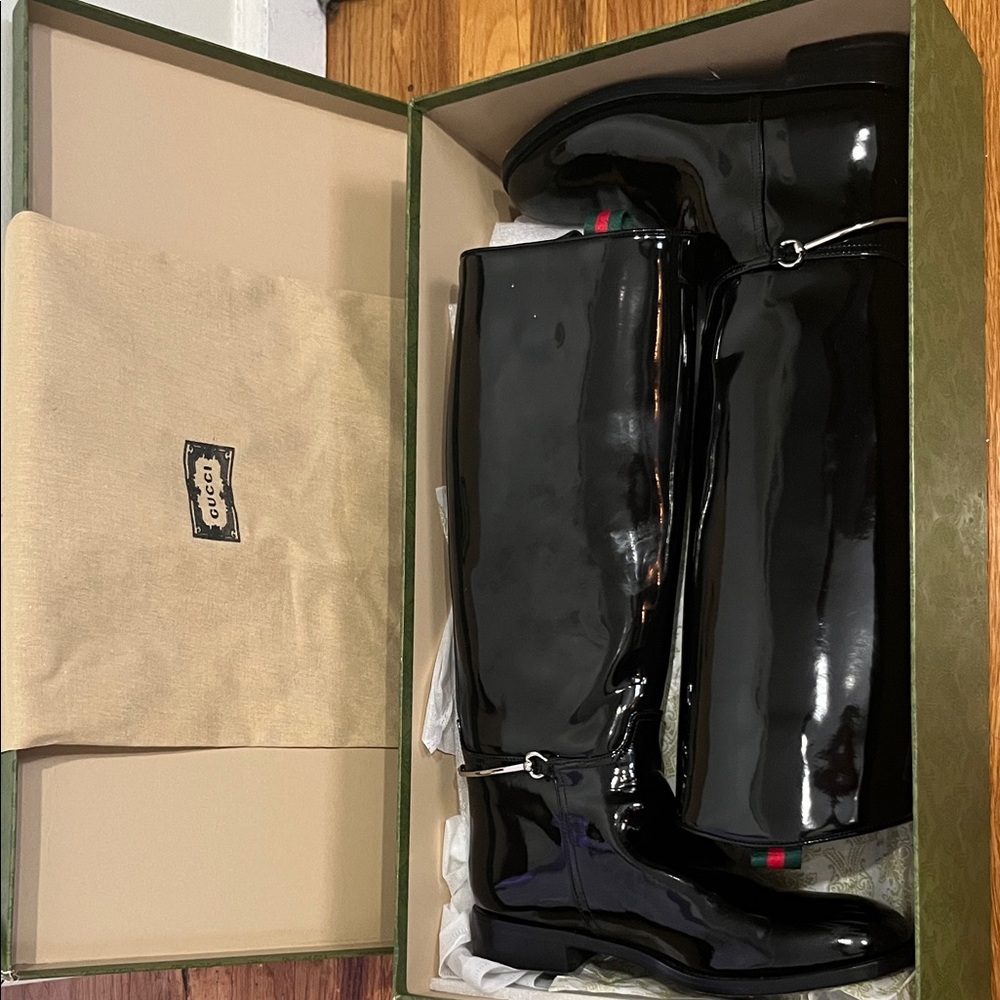 Gucci Shiny Black Leather Boots